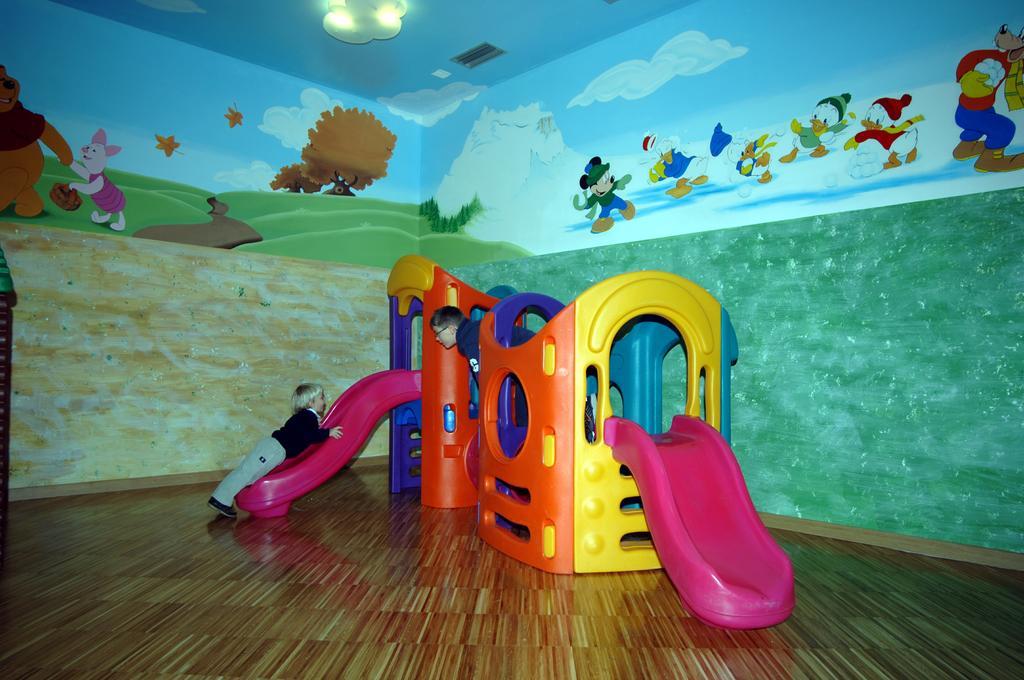 Centro Pineta Family Hotel&Wellness Pinzolo Esterno foto
