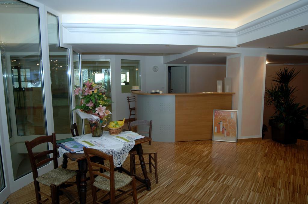 Centro Pineta Family Hotel&Wellness Pinzolo Esterno foto