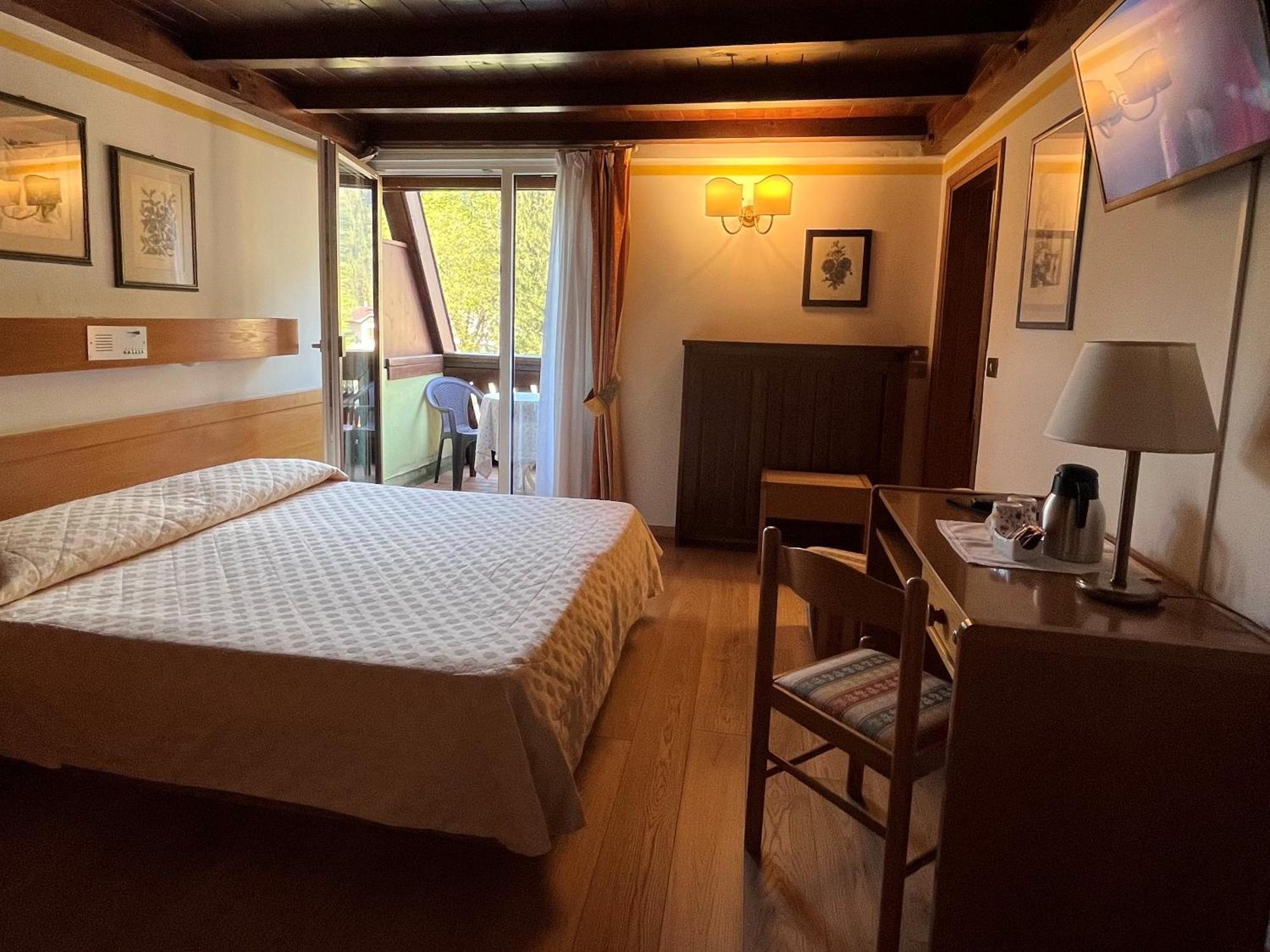 Centro Pineta Family Hotel&Wellness Pinzolo Esterno foto