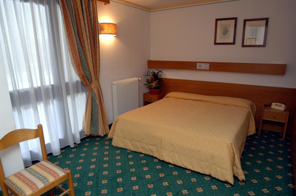 Centro Pineta Family Hotel&Wellness Pinzolo Esterno foto